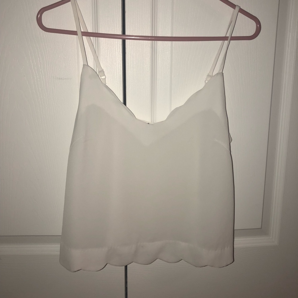 Lush Scalloped-edge white tank top